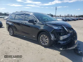 2021 Toyota Sienna XLE with VIN 5TDJSKFC6MS022731, listed as a Copart auction lot 49580525 with 204,889 mi miles and Salvage Title. Bid and sale history available at carsss.com. Image 4.