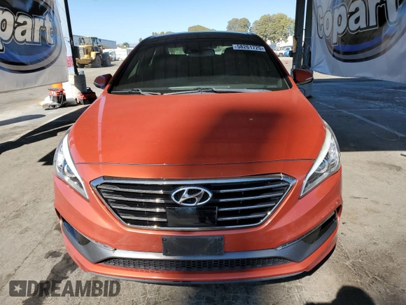 2015 Hyundai Sonata Limited z VIN 5NPE34AB2FH081938, wystawiony jako Copart lot #58261725 z przebiegiem 93 051 mil mil oraz Szkoda całkowita • Salvage title. Historia ofert i sprzedaży dostępna na DreamBid. Obrazek 5.