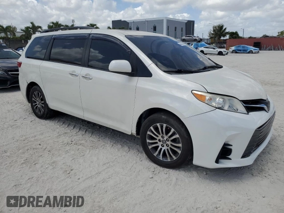 2018 Toyota Sienna XLE Auto Access Seat with VIN 5TDYZ3DC9JS960124, listed as a Copart auction lot 54828065 with 109,021 mi miles and Clean Title. Bid and sale history available at carsss.com. Image 4.