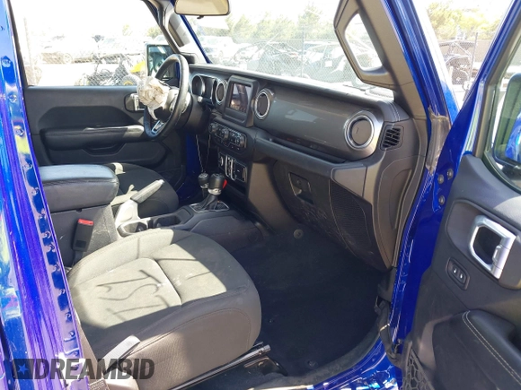 2018 Jeep Wrangler Unlimited Sahara z VIN 1C4HJXEG2JW211116, wystawiony jako IAAI lot #42250718 z przebiegiem 67 771 mil mil oraz . Historia ofert i sprzedaży dostępna na DreamBid. Obrazek 5.