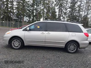 2007 Toyota Sienna XLE with VIN 5TDZK22C37S034932, listed as a IAAI auction lot 41923847 with 1 mi miles. Bid and sale history available at carsss.com. Image 14.