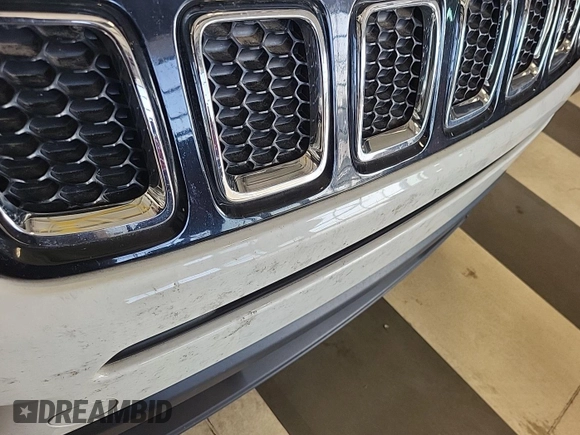 2020 Jeep Compass Altitude z VIN 3C4NJCBB4LT234765, wystawiony jako IAAI lot #42309442 z przebiegiem 80 757 mil mil oraz . Historia ofert i sprzedaży dostępna na DreamBid. Obrazek 1.