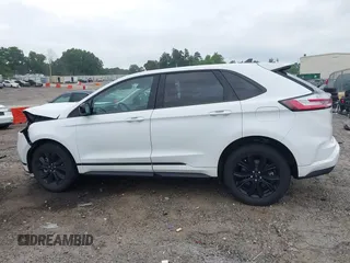 2023 Ford Edge SE z VIN 2FMPK4G95PBA49168, wystawiony jako IAAI lot #42403184 z przebiegiem 41 448 mil mil oraz . Historia ofert i sprzedaży dostępna na DreamBid. Obrazek 15.