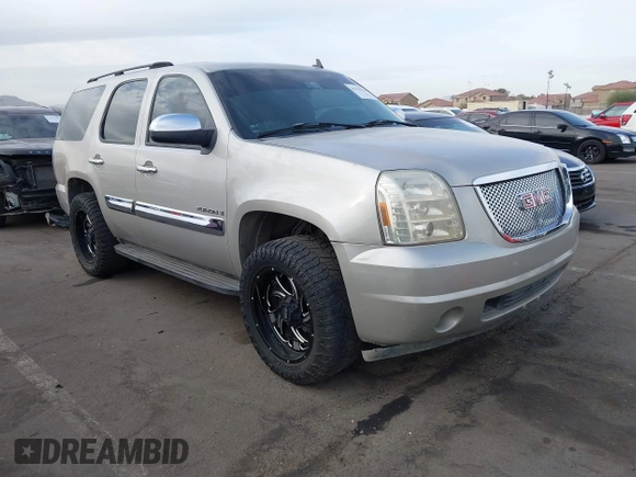 2007 GMC Yukon SLT with VIN 1GKFC13017R230675, listed as a IAAI auction lot 41555626 with 140,022 mi miles. Bid and sale history available at carsss.com. Image 1.
