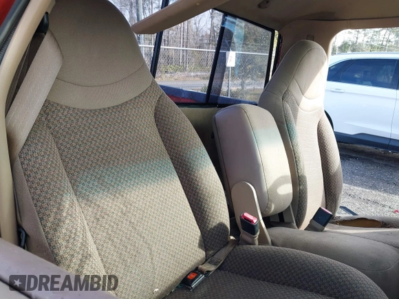 1998 Ford Ranger XL z VIN 1FTYR10C1WPA36109, wystawiony jako IAAI lot #41394340 z przebiegiem 156 130 mil mil oraz . Historia ofert i sprzedaży dostępna na DreamBid. Obrazek 8.
