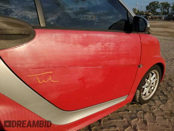 2013 Smart fortwo Passion с VIN WMEEK3BA9DK610482, выставлен на аукционе Copart как лот 74207324 с пробегом Не указан миль и На запчасти • Non repairable. История ставок и продаж доступна на DreamBid. Изображение 12.