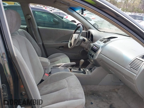 2003 Nissan Altima S with VIN 1N4AL11D03C165042, listed as a IAAI auction lot 41888473 with 306,629 mi miles. Bid and sale history available at carsss.com. Image 5.