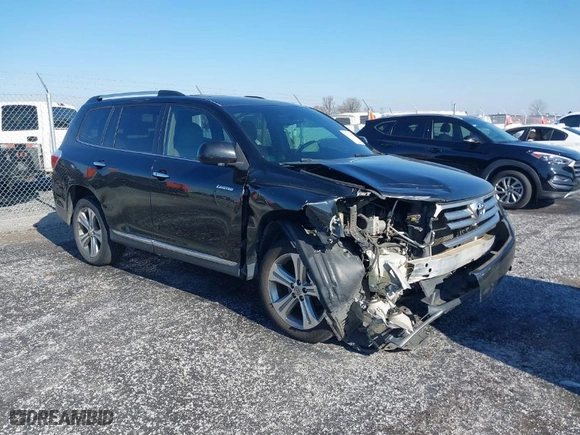 2011 Toyota Highlander Limited with VIN 5TDYK3EH1BS028564, listed as a IAAI auction lot 41282900 with 202,677 mi miles. Bid and sale history available at carsss.com. Image 1.