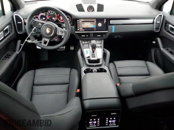 2023 Porsche Cayenne Turbo z VIN WP1AF2AY8PDA20565, wystawiony jako Copart lot #72817943 z przebiegiem 1 694 mil mil oraz . Historia ofert i sprzedaży dostępna na DreamBid. Obrazek 8.