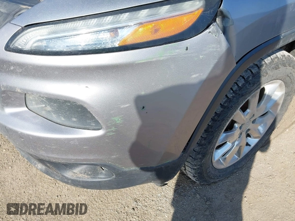 2014 Jeep Cherokee Limited with VIN 1C4PJMDS0EW232018, listed as a IAAI auction lot 41892070 with 224,372 mi miles. Bid and sale history available at carsss.com. Image 17.