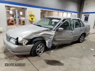 1998 Volvo S70 with VIN YV1LS5574W2548343, listed as a Copart auction lot 84813944 with 144,221 mi miles and Salvage Title. Bid and sale history available at carsss.com. Image 1.