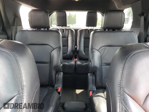 2017 Ford Explorer XLT z VIN 1FM5K8D81HGD02295, wystawiony jako Copart lot #62638805 z przebiegiem 83 614 mil mil oraz Czysty tytuł • Clean title. Historia ofert i sprzedaży dostępna na DreamBid. Obrazek 10.