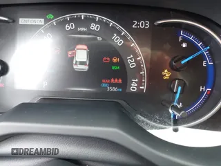 2025 Toyota RAV4 Hybrid XLE Premium z VIN JTMB6RFV5SD157761, wystawiony jako IAAI lot #42261188 z przebiegiem 3 586 mil mil oraz . Historia ofert i sprzedaży dostępna na DreamBid. Obrazek 7.