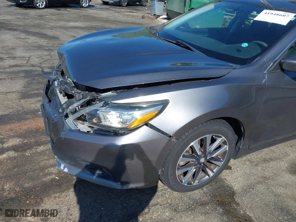 2017 Nissan Altima 2.5 SR with VIN 1N4AL3AP8HC141830, listed as a IAAI auction lot 41948607 with 103,509 mi miles. Bid and sale history available at carsss.com. Image 18.