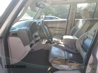 2007 Jeep Commander Limited with VIN 1J8HH58287C622524, listed as a Copart auction lot 67489244 with 237,661 mi miles and Salvage title. Bid and sale history available at DreamBid. Image 7.