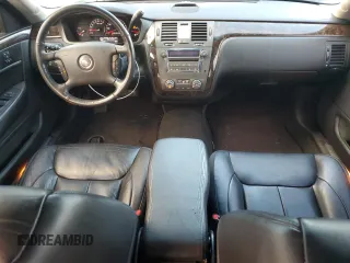 2008 Cadillac DTS 1SD z VIN 1G6KD57Y78U192983, wystawiony jako Copart lot #87672955 z przebiegiem 112 376 mil mil oraz Szkoda całkowita • Salvage title. Historia ofert i sprzedaży dostępna na DreamBid. Obrazek 8.