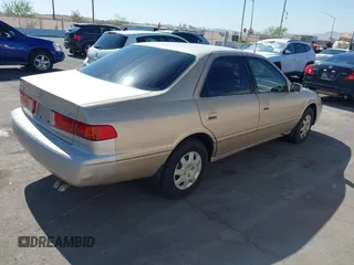 2000 Toyota Camry CE z VIN 4T1BG22K3YU732928, wystawiony jako IAAI lot #42326867 z przebiegiem 122 281 mil mil oraz . Historia ofert i sprzedaży dostępna na DreamBid. Obrazek 4.