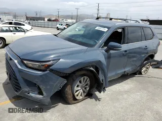 2024 Toyota Highlander XLE z VIN 5TDAAAA58RS001022, wystawiony jako Copart lot #56607315 z przebiegiem 10 763 mil mil oraz Szkoda całkowita • Salvage title. Historia ofert i sprzedaży dostępna na DreamBid. Obrazek 1.