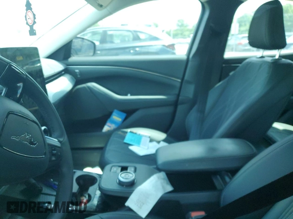 2023 Ford Mustang Mach-E Select с VIN 3FMTK1S56PMA81188, выставлен на аукционе Copart как лот 60683115 с пробегом Не указан миль и Списание • Salvage title. История ставок и продаж доступна на DreamBid. Изображение 7.