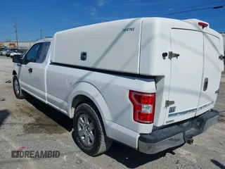 2018 Ford F-150 XL z VIN 1FTFX1C57JKF08037, wystawiony jako IAAI lot #41683537 z przebiegiem 195 633 mil mil oraz . Historia ofert i sprzedaży dostępna na DreamBid. Obrazek 3.