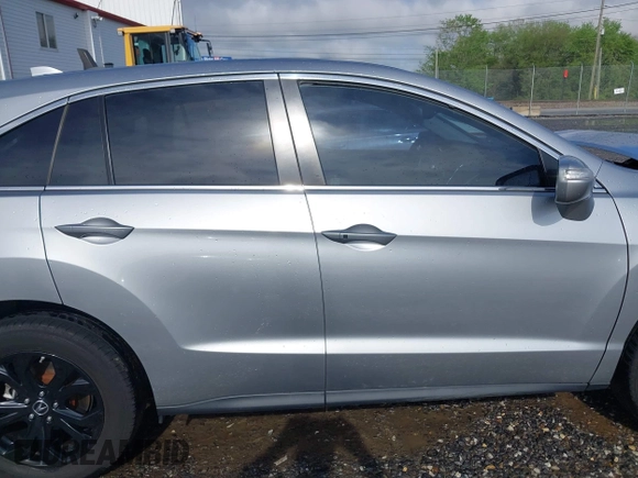 2017 Acura RDX Advance with VIN 5J8TB3H72HL006257, listed as a IAAI auction lot 42095710 with 122,742 mi miles and . Bid and sale history available at DreamBid. Image 14.
