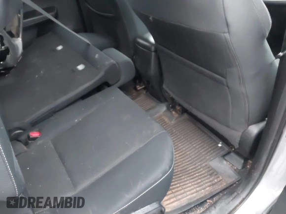 2018 Toyota RAV4 XLE with VIN 2T3RFREV2JW717351, listed as a IAAI auction lot 41576522 with 147,116 mi miles. Bid and sale history available at carsss.com. Image 8.
