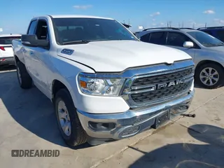 2022 Ram 1500 Big Horn z VIN 1C6RREBT0NN158146, wystawiony jako IAAI lot #41483682 z przebiegiem 31 544 mil mil oraz . Historia ofert i sprzedaży dostępna na DreamBid. Obrazek 1.