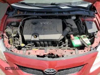 2010 Toyota Corolla z VIN 2T1BU4EE7AC397996, wystawiony jako Copart lot #61697225 z przebiegiem 180 177 mil mil oraz Szkoda całkowita • Salvage title. Historia ofert i sprzedaży dostępna na DreamBid. Obrazek 11.