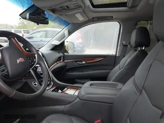 2019 Cadillac Escalade Premium Luxury with VIN 1GYS4CKJ5KR131129, listed as a IAAI auction lot 41983905 with 32,568 mi miles. Bid and sale history available at carsss.com. Image 5.
