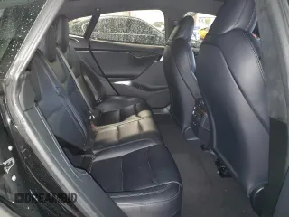 2021 Tesla Model S Long Range Plus z VIN 5YJSA1E20MF424386, wystawiony jako Copart lot #44233075 z przebiegiem 63 769 mil mil oraz Szkoda całkowita • Salvage title. Historia ofert i sprzedaży dostępna na DreamBid. Obrazek 10.