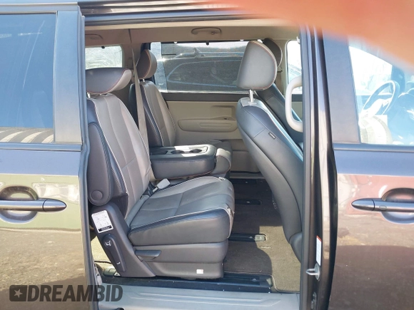 2018 Kia Sedona LX with VIN KNDMB5C12J6372631, listed as a IAAI auction lot 41994306 with 75,918 mi miles. Bid and sale history available at carsss.com. Image 8.