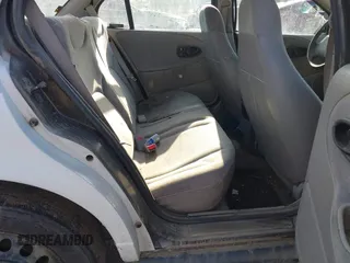 1998 Saturn SL z VIN 1G8ZG5283WZ233209, wystawiony jako IAAI lot #40997373 z przebiegiem 240 385 mil mil oraz . Historia ofert i sprzedaży dostępna na DreamBid. Obrazek 8.