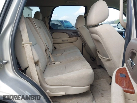 2007 GMC Yukon SLT with VIN 1GKFC13087R279128, listed as a IAAI auction lot 41431757 with 228,125 mi miles. Bid and sale history available at carsss.com. Image 8.