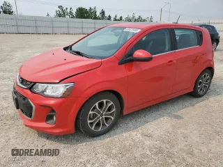 2018 Chevrolet Sonic LT z VIN 1G1JD6SB6J4131270, wystawiony jako Copart lot #59623465 z przebiegiem 116 350 mil mil oraz Szkoda całkowita • Salvage title. Historia ofert i sprzedaży dostępna na DreamBid. Obrazek 1.