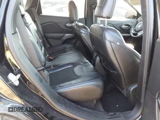 2019 Jeep Cherokee Latitude Plus with VIN 1C4PJLLB3KD223431, listed as a IAAI auction lot 40377530 with 123,575 mi miles. Bid and sale history available at carsss.com. Image 8.