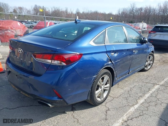 2019 Hyundai Sonata Sport with VIN 5NPE34AF1KH793452, listed as a IAAI auction lot 41924239 with 86,102 mi miles. Bid and sale history available at carsss.com. Image 4.
