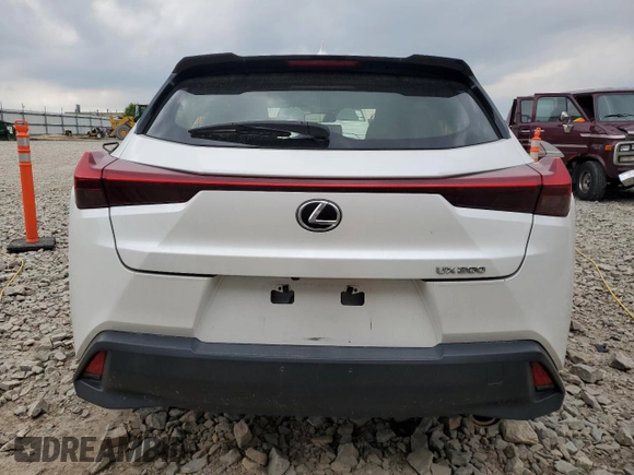 2019 Lexus UX 200 z VIN JTHY3JBH5K2011827, wystawiony jako Copart lot #60701205 z przebiegiem 55 736 mil mil oraz Szkoda całkowita • Salvage title. Historia ofert i sprzedaży dostępna na DreamBid. Obrazek 6.