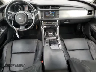 2017 Jaguar XF with VIN SAJBJ4BN0HCY32018, listed as a Copart auction lot 59593805 with 109,774 mi miles and Salvage title. Bid and sale history available at DreamBid. Image 8.