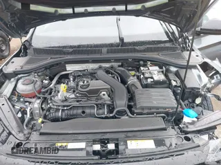 2024 Volkswagen Jetta Sport z VIN 3VWBM7BUXRM034024, wystawiony jako IAAI lot #42242892 z przebiegiem 7 996 mil mil oraz . Historia ofert i sprzedaży dostępna na DreamBid. Obrazek 10.