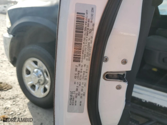 2018 Ram 2500 Tradesman with VIN 3C6UR5CJ2JG262048, listed as a Copart auction lot 44942415 with 184,788 mi miles and Clean Title. Bid and sale history available at carsss.com. Image 12.