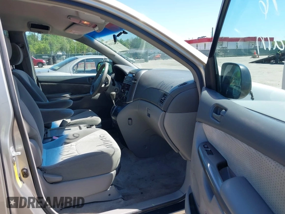 2006 Toyota Sienna CE with VIN 5TDZA23C86S581789, listed as a IAAI auction lot 42131496 with 140,252 mi miles. Bid and sale history available at carsss.com. Image 5.