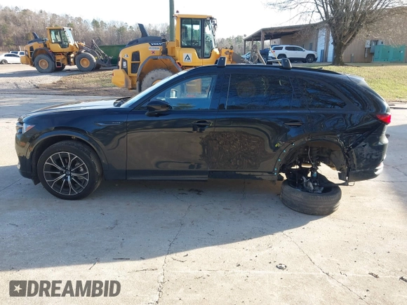 2025 Mazda CX-70 S Premium with VIN JM3KJDHC8S1109547, listed as a IAAI auction lot 41520148 with 11,684 mi miles and . Bid and sale history available at DreamBid. Image 14.