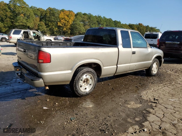 2002 GMC Sonoma SLS with VIN 1GTCS19W028235152, listed as a Copart auction lot 77214224 with 186,339 mi miles and Salvage Title. Bid and sale history available at carsss.com. Image 3.