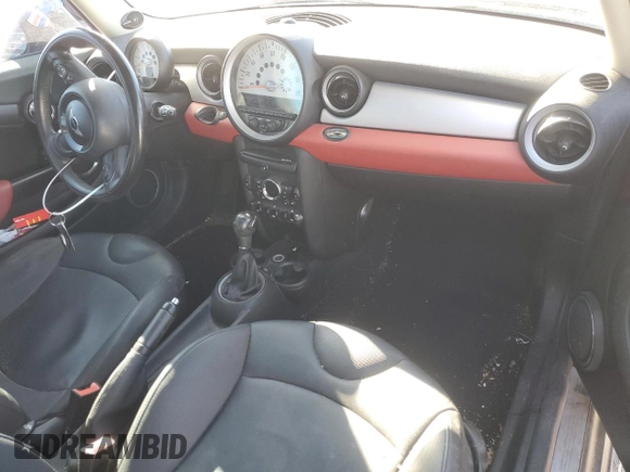 2011 MINI Clubman with VIN WMWZF3C5XBTY00222, listed as a Copart auction lot 49481465 with 110,731 mi miles and Salvage Title. Bid and sale history available at DreamBid. Image 8.