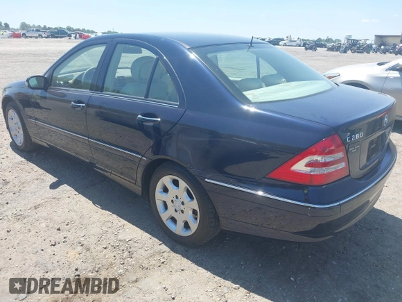 2006 Mercedes-Benz C z VIN WDBRF54J76A869895, wystawiony jako IAAI lot #42145920 z przebiegiem 188 626 mil mil oraz . Historia ofert i sprzedaży dostępna na DreamBid. Obrazek 3.