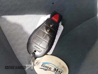 2019 Ram 1500 Tradesman z VIN 3C6RR6KG0KG705946, wystawiony jako IAAI lot #42217999 z przebiegiem 99 460 mil mil oraz . Historia ofert i sprzedaży dostępna na DreamBid. Obrazek 11.