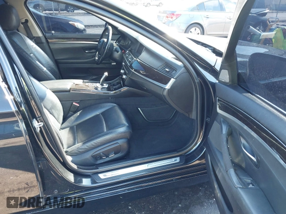 2015 BMW 5 Series 535i with VIN WBA5B1C53FD922886, listed as a IAAI auction lot 41471826 with 202,074 mi miles and . Bid and sale history available at carsss.com. Image 5.