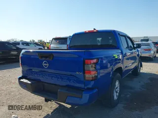 2024 Nissan Frontier SV z VIN 1N6ED1EJ5RN601435, wystawiony jako IAAI lot #42036519 z przebiegiem 49 213 mil mil oraz . Historia ofert i sprzedaży dostępna na DreamBid. Obrazek 4.