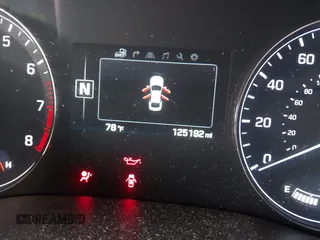 2017 Genesis G80 3.8L z VIN KMHGN4JE4HU171285, wystawiony jako IAAI lot #42197648 z przebiegiem 125 192 mil mil oraz . Historia ofert i sprzedaży dostępna na DreamBid. Obrazek 7.