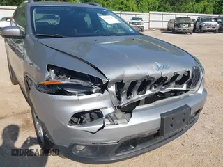 2016 Jeep Cherokee Latitude with VIN 1C4PJMCB3GW231806, listed as a IAAI auction lot 41997517 with 170,188 mi miles and . Bid and sale history available at carsss.com. Image 6.